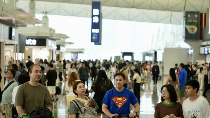 機管局：機場7月高峰期單日客運量破17.3萬人次 創疫情後新高