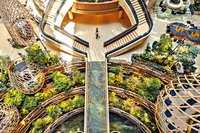 新加坡濱海灣PARKROYAL COLLECTION酒店經過翻新後，成為種滿植物的城市綠洲。
