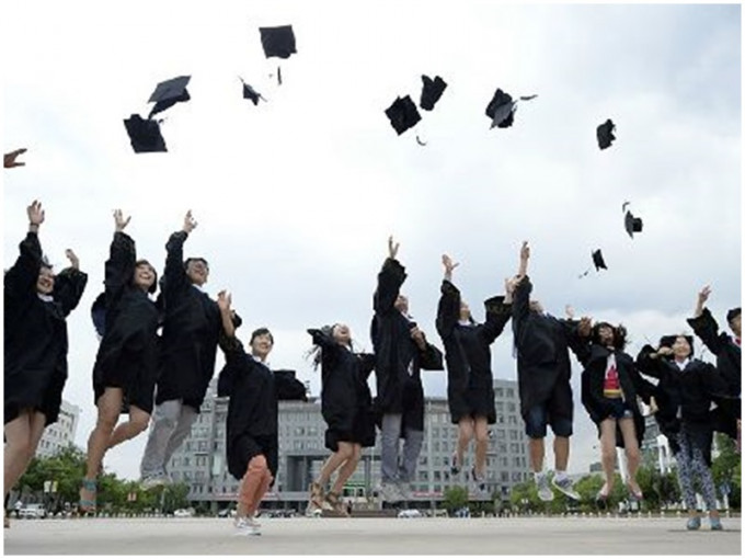 香港學生赴內地升學趨勢增。網圖