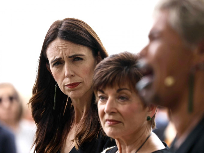 纽西兰总理阿德恩(左)说，今年的纪念仪式十分重要。AP图片