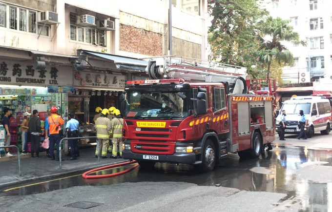 消防到场救熄。 香港突发事故报料区fb/网民Kelvin Tam‎图