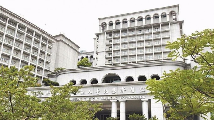 护理师网上发图文爆料，称台北慈济医院开刀房有偷拍病人私密照、揉胸等离谱行为。 中时