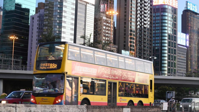 城巴宣布，下周日起為屯門推出全新及全面的巴士網絡。資料圖片
