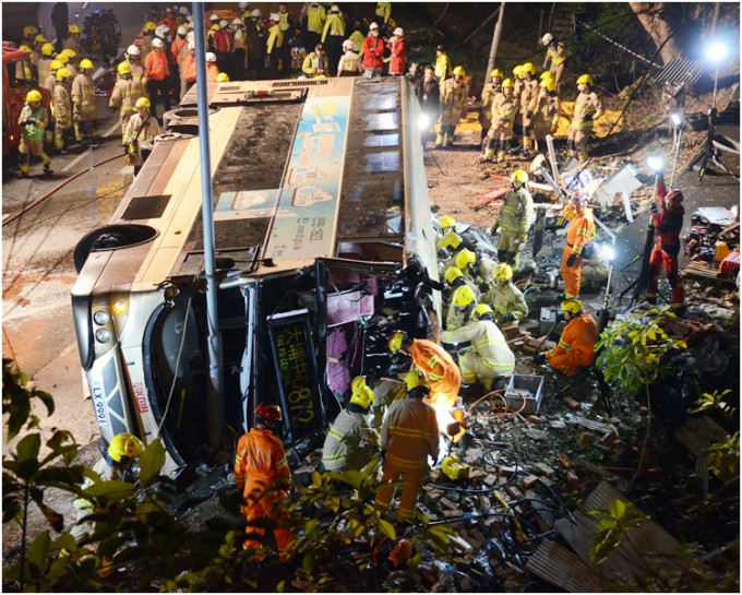 大车祸酿成19人死亡，65人受伤。