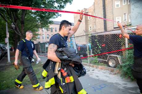 芝加哥消防局稱，目前仍未確定火災的起因。AP