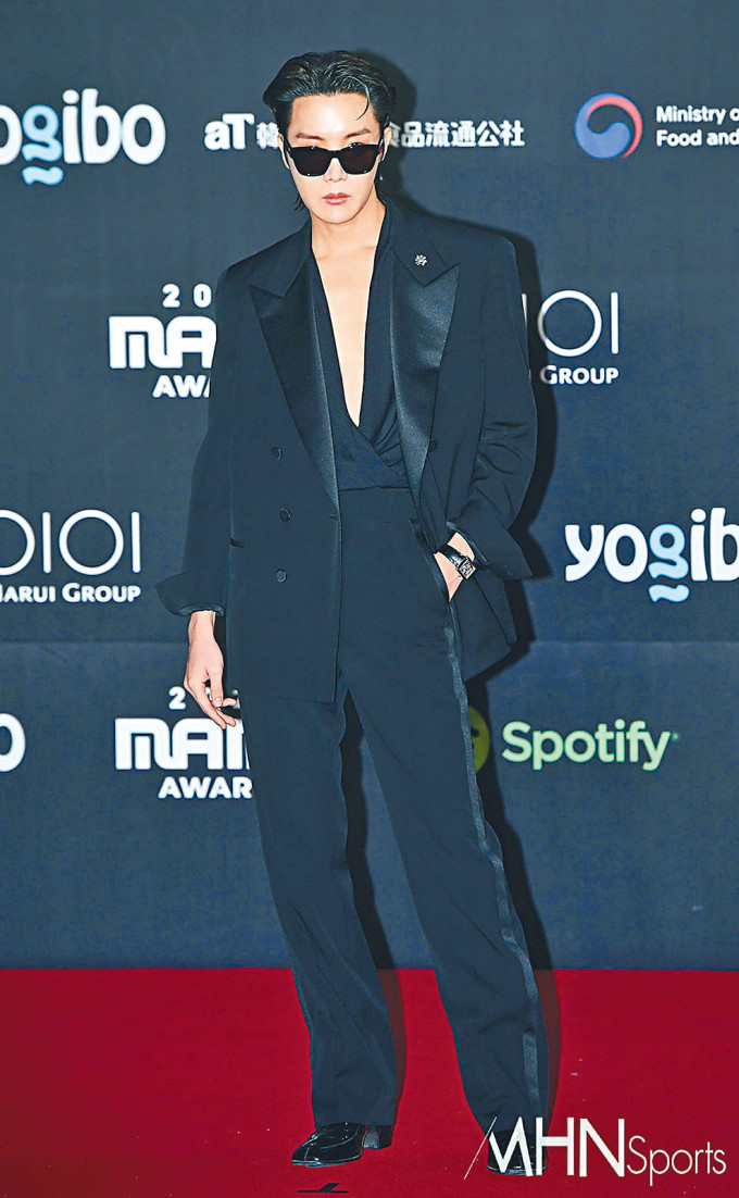 J-Hope獲頒最受歡迎男歌手，其所屬的BTS亦贏得年度專輯等大獎。