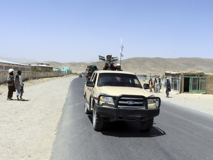 塔利班已攻占阿富汗局超过一半省会城市。AP
