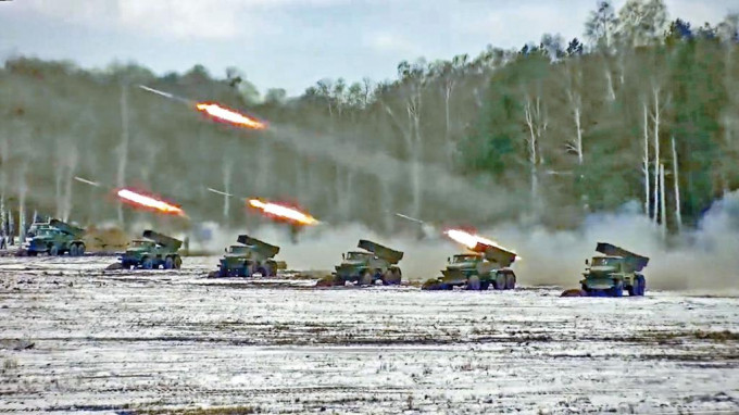 在白俄罗斯边境城市布列斯特，白俄与俄罗斯举行联合军演，期间发射多发火箭。