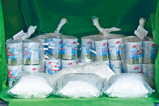 ■用奶粉罐盛載的二千四百萬元可卡因毒品。