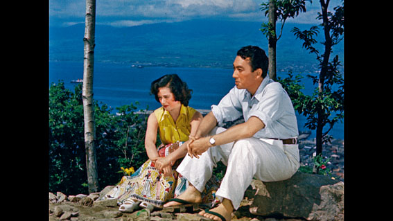 日本富士於戰後成功研發彩色菲林，好像電影《夏子之冒險》（1953年）便是一例。