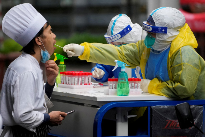 Omicron變種病毒由於傳染力強，上海一度出現嚴重爆發，現在已經受控。路透社圖片