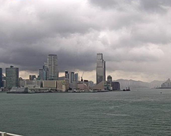 本港今日多雲幾陣驟雨。天文台圖片