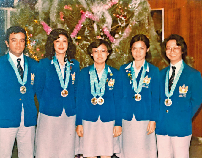 车菊红（中）与刘掌珠（左二）于1978年曼谷亚运女子三人赛摘铜。