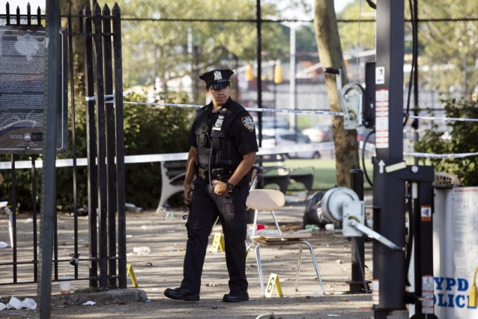 美国纽约布鲁克林区发生枪击事件，1死11伤。AP