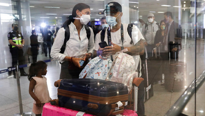 菲律宾上周四向免签国旅客开放免隔离入境。AP图片