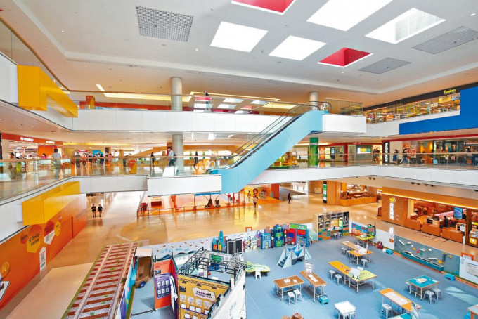 新世界放售非核心物業，包括荃灣大型商場D‧PARK愉景新城。