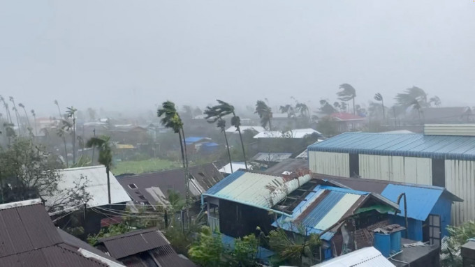 热带气旋摩卡为缅甸带来狂风暴雨。 路透社