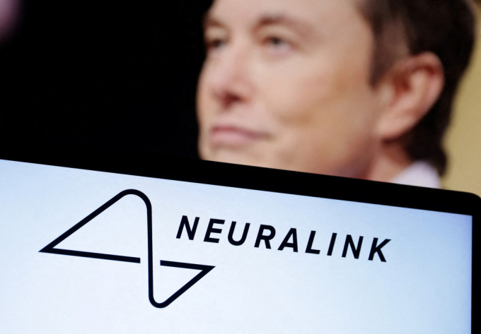 马斯克宣布旗下Neuralink公司已完成首宗人脑植入晶片手术。路透社