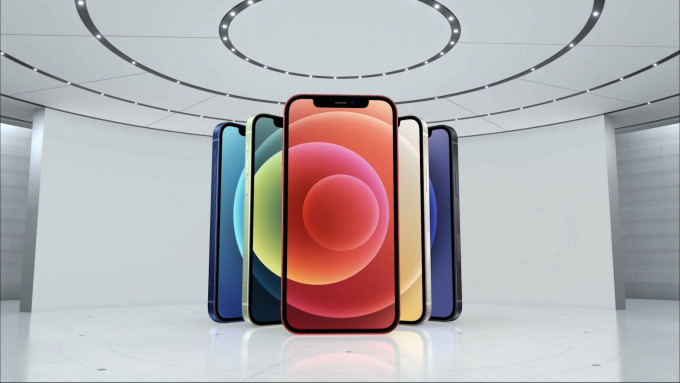 ●iPhone 12备有蓝、绿、PRODUCT(RED)、白及黑五种机身颜色选择。