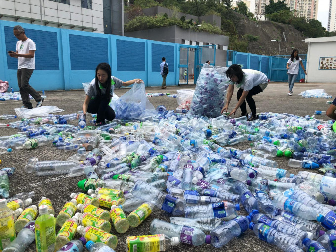 环团认为经济诱因可带来明显的回收效果，认为如落实胶樽饮品容器生产者责任法规，可采纳「按樽」做法。