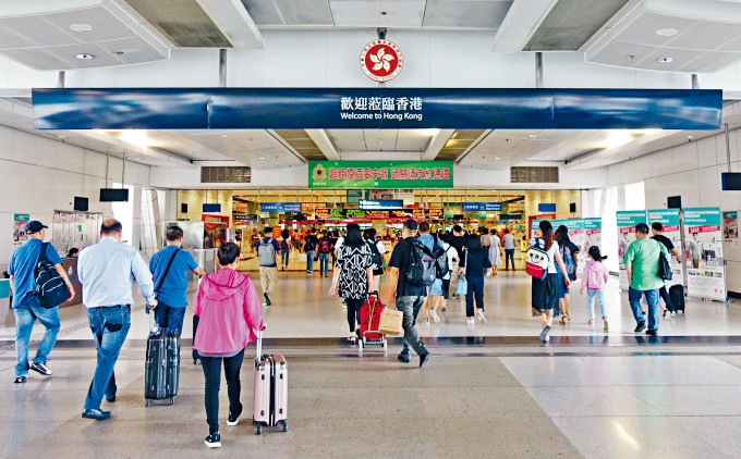 香港居民下周回港，若持核酸檢測陰性證明，可獲豁免接受十四天強制檢疫。