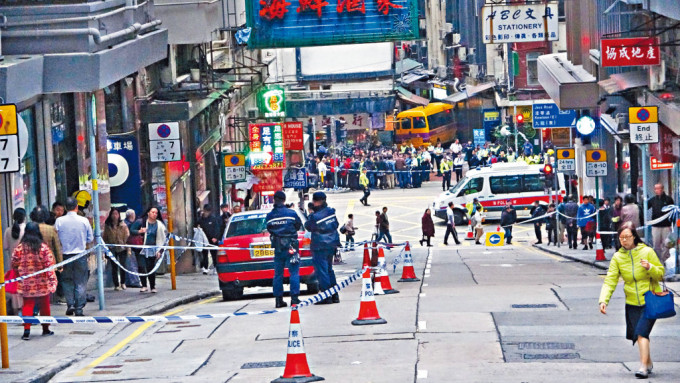 2018年12月，一辆无人驾驶校巴溜前百米撞向熙来攘往的行人路及冲入熙和街。