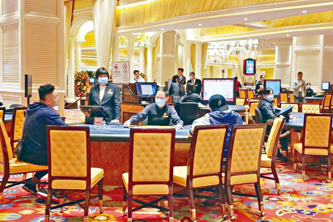 肺炎疫情下澳門3月賭收急挫近8成，博彩業受到嚴重衝擊。