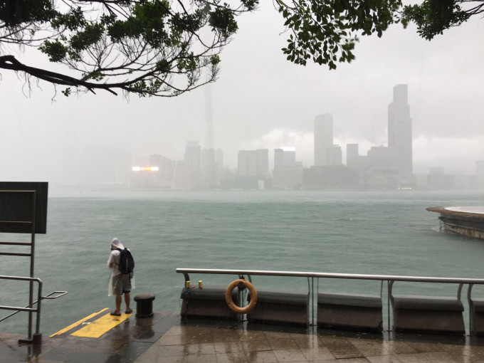 展望未来两三天间中有骤雨。