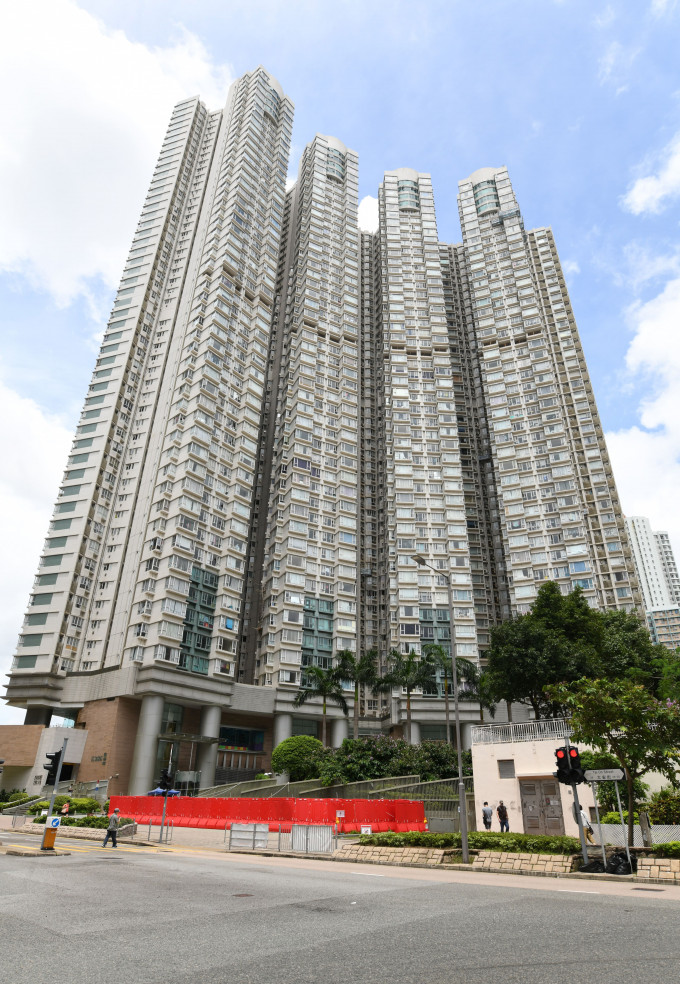 逸涛湾三房户以尺租逾49元获承接。