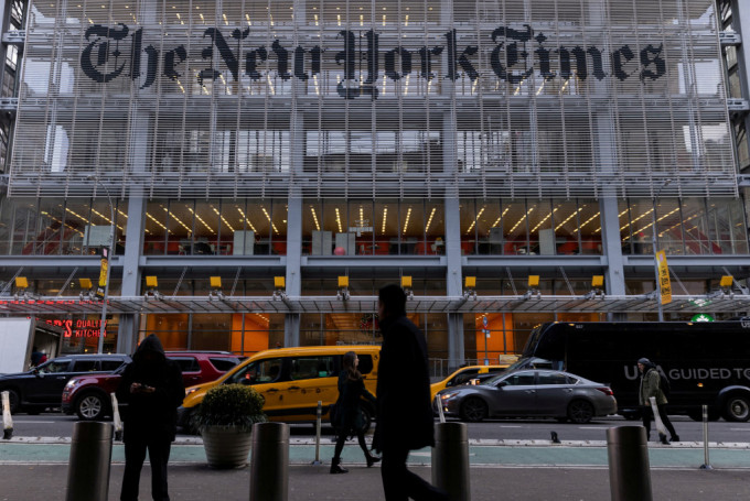 《紐約時報》更新服務條款，禁止將新聞報道和圖片等用於開發人工智能（AI）系統。路透社