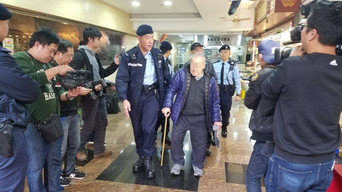 警拘144人，最老91歲。