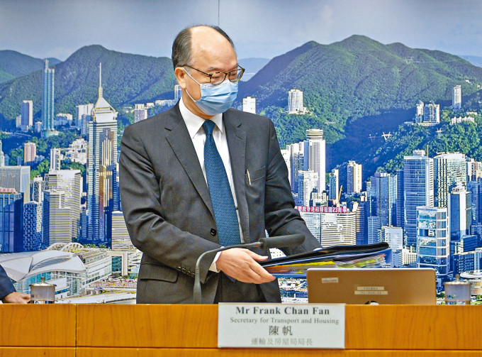陳帆認為香港房屋供應緊張，任何有助增加供應的做法對市民都有好處。