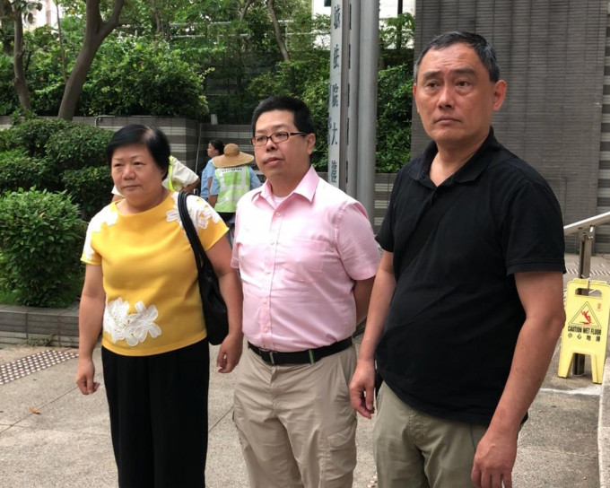 林子健（中）被控一項向警方虛報罪，今在九龍城法院再作審前覆核。香企容攝
