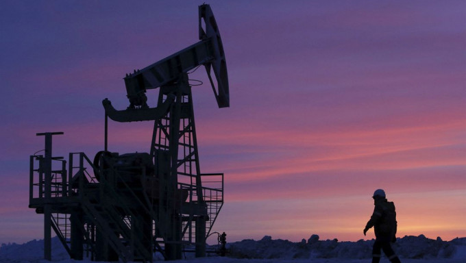 俄罗斯将拒绝向支持石油限价的国家提供石油。路透社资料图片
