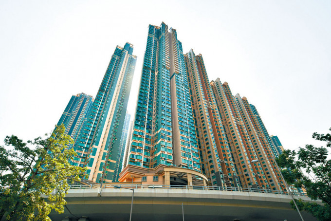 長沙灣宇晴軒6座中層E室，面積約484方呎，獲家庭客議價後以1.85萬承租，呎租約38.2元。