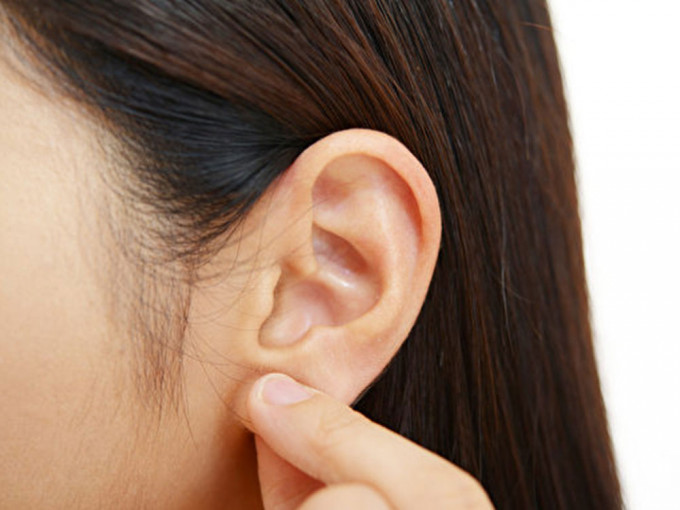 中醫師指按壓4個耳穴可以抑鬱食慾。網上圖片