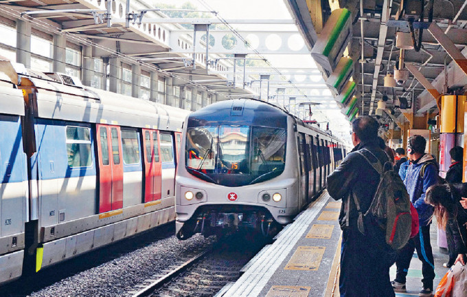 有議員關注北環線東延客量將增加，令沿線居民難上車。 資料圖片