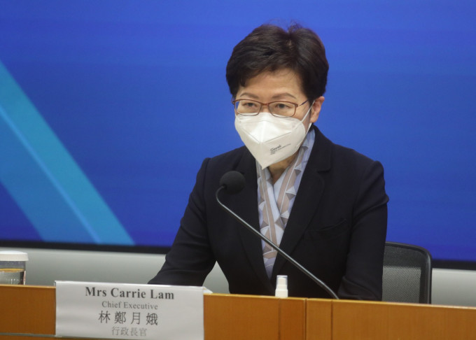 林郑月娥于记者会指，社交媒体有好多评论、好多揣测、好多谣言，「我的最佳回应就系：唔好睇、唔好听、唔好信。」