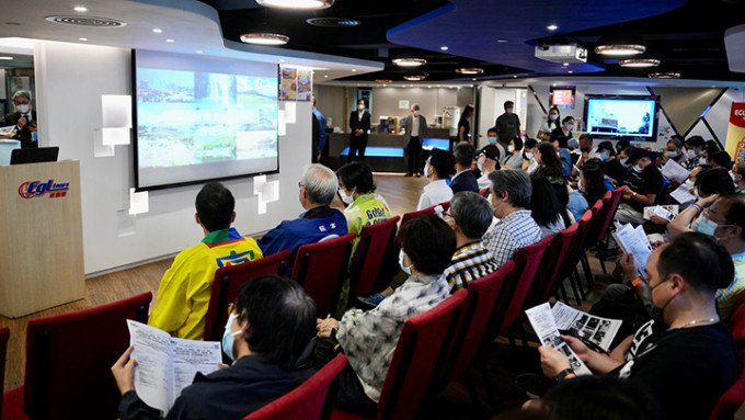 东瀛游推出全港首个日本九州「自驾游」，今日举办有关讲座，吸引逾200人参加。