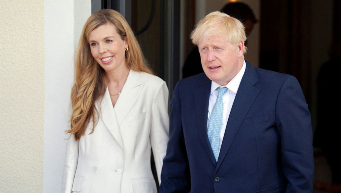 英媒披露，約翰遜與妻子凱莉打算7月30日在首相別墅舉行延遲已久的盛大婚禮派對。路透社圖片