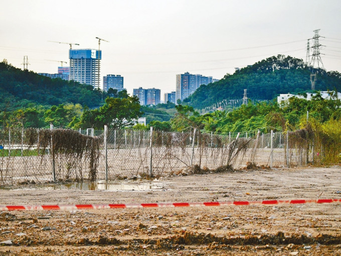 北区「老村」老鼠岭建站下，加上华山用地，未来可共建1.7万个住宅单位，并打造成如天水围规模相若的成熟社区。