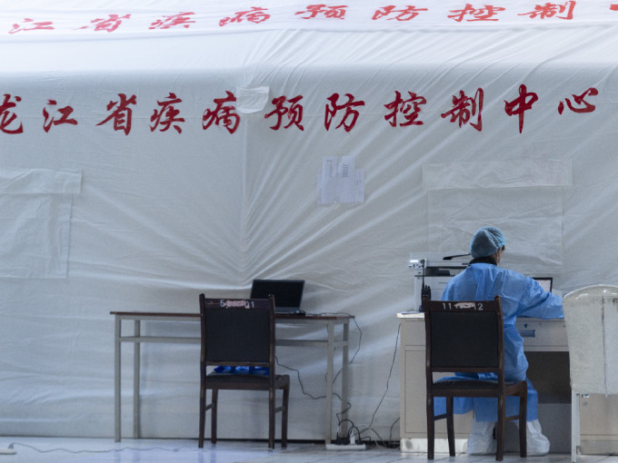 黑龙江省哈尔滨巿多名官员被指防疫不力遭问责。 （新华社）