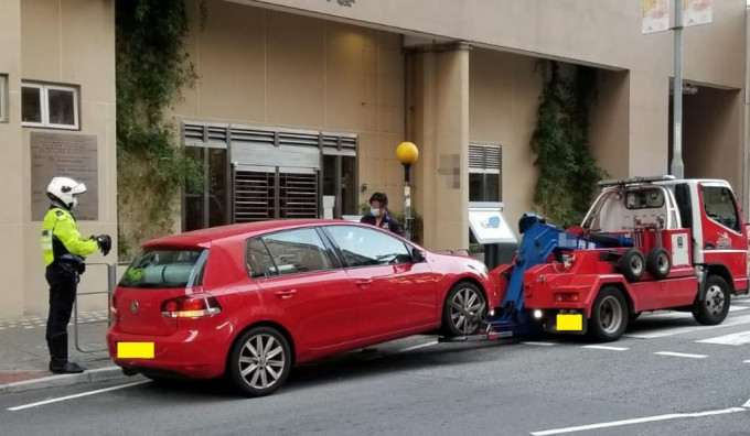 東九龍總區交通部過去在區內進行打擊違例泊車行動。資料圖片