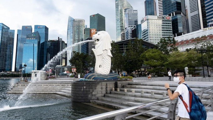 新加坡目前的一周平均每日感染人数攀升至5500多人。资料图片