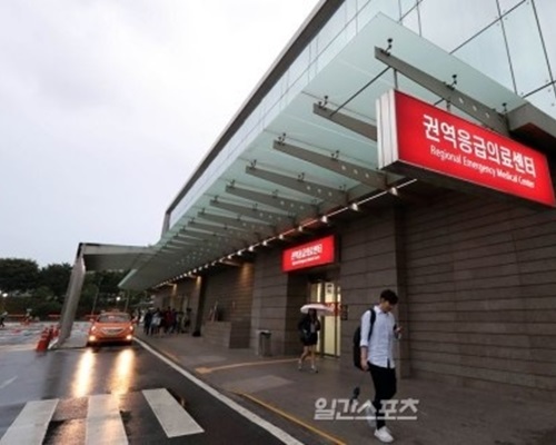T.O.P在梨花女子大学木洞医院留医。（网上图片）