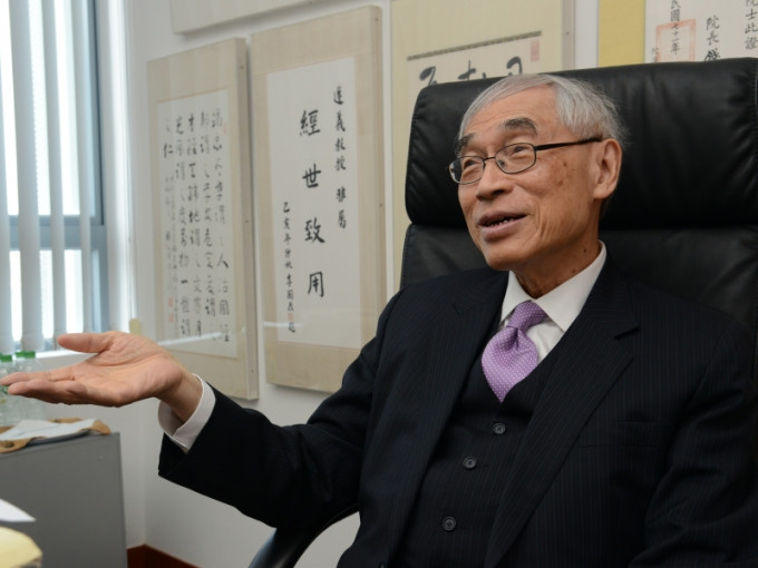 香港中文大学前校长、著名经济学家刘遵义。资料图片