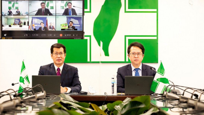 民进党立委罗致政（左）及邱志伟（右）代表参加台日2+2会谈。（网上图片）