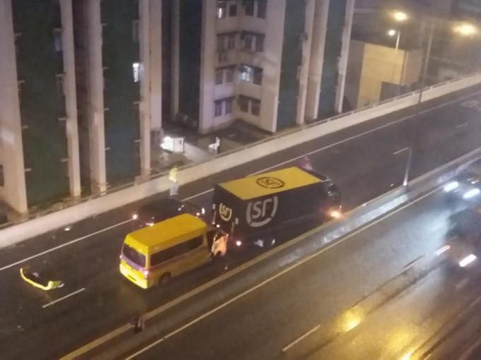 东九龙走廊3车相撞。香港突发事故报料区Benny Wong‎图片
