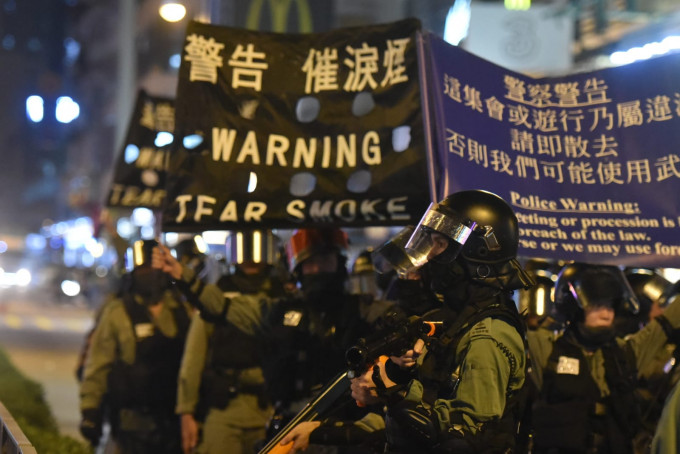荃灣當日防暴警與示威多次爆發衝突。資料圖片