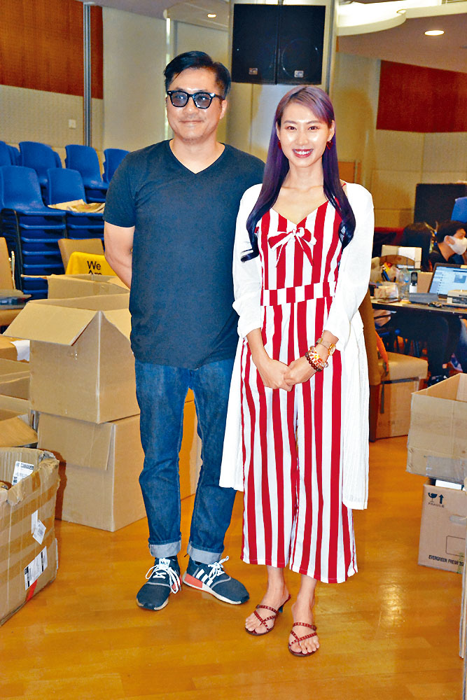 邵仲衡、莊端兒齊為一膳心食肆擔任一小時店長。